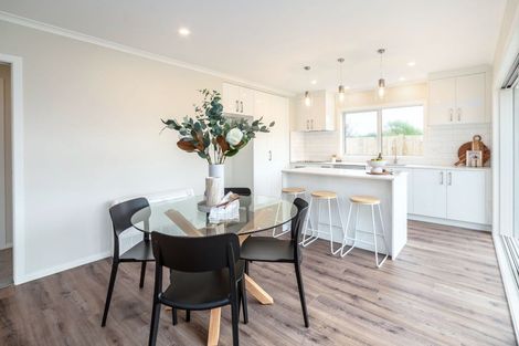 Photo of property in 4a Van Baarle Close, Carterton, 5713