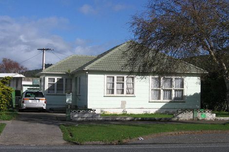 Photo of property in 1347 High Street, Taita, Lower Hutt, 5011