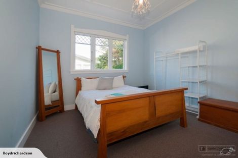 Photo of property in 39 Cambridge Terrace, Waiwhetu, Lower Hutt, 5010