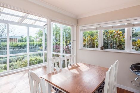 Photo of property in 12 Sunny Glen, Waikanae, 5036