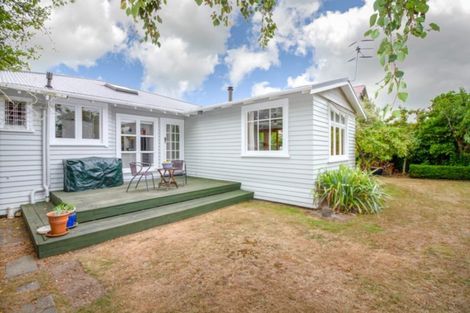 Photo of property in 18 Carlton Avenue, Gonville, Whanganui, 4501