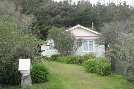 Photo of property in 142 Kahukura Avenue, Waitarere Beach, Levin, 5510