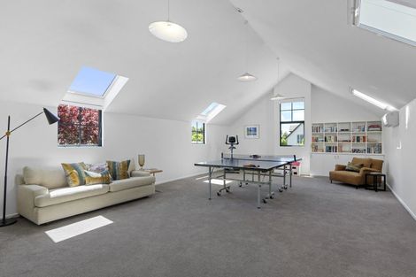 Photo of property in 37 Thornycroft Street, Fendalton, Christchurch, 8052