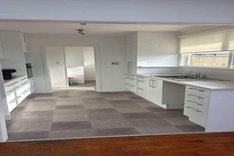 Photo of property in 10 Lomas Place, Manurewa, Auckland, 2102