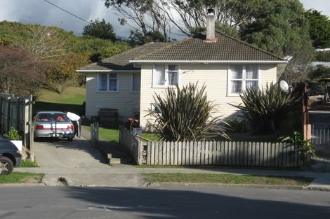 Photo of property in 25 Worcester Place, Cannons Creek, Porirua, 5024
