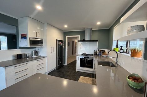 Photo of property in 15 Mapplebeck Street, Titahi Bay, Porirua, 5022