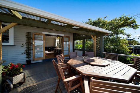 Photo of property in 14 Douglas Street, Hawera, 4610