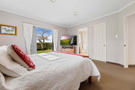 Photo of property in 43 Kinder Street, Acacia Bay, Taupo, 3330