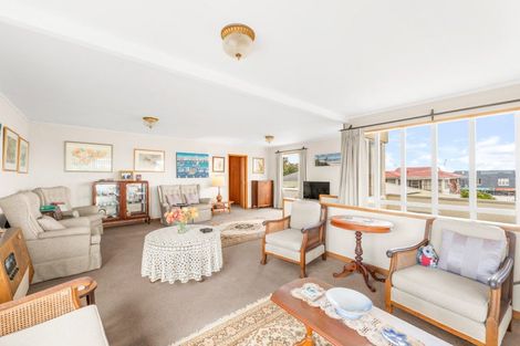 Photo of property in 76a Lake Road, Narrow Neck, Auckland, 0624