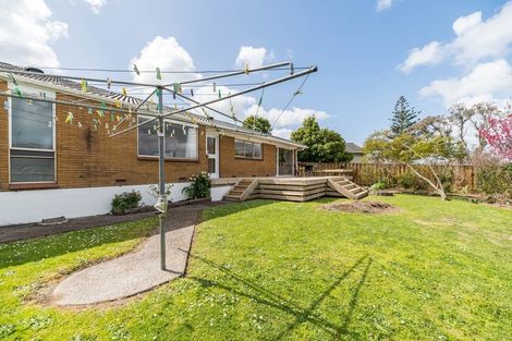 Photo of property in 3 Serrita Avenue, Sunnyhills, Auckland, 2010