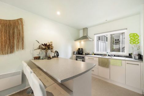 Photo of property in Kingsgate Flats, 10 Austin Street, Mount Victoria, Wellington, 6011