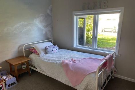 Photo of property in 10 Domain Crescent, Muriwai, Waimauku, 0881