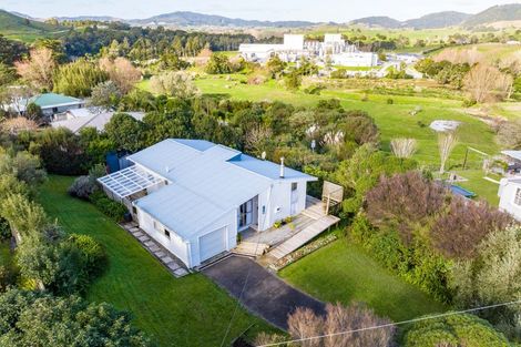 Photo of property in 2 Montaine Place, Maungaturoto, 0520