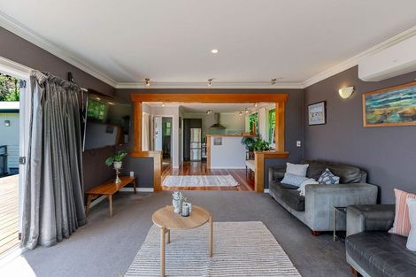 Photo of property in 11 Acheron Road, Paremata, Porirua, 5026