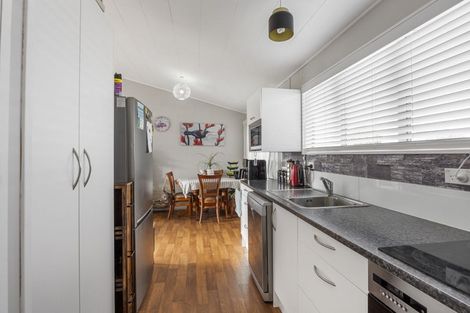 Photo of property in 34 Kamahi Avenue, Hawera, 4610