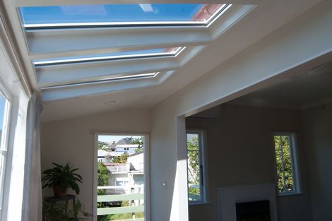 Photo of property in 18 Trelissick Crescent, Ngaio, Wellington, 6035