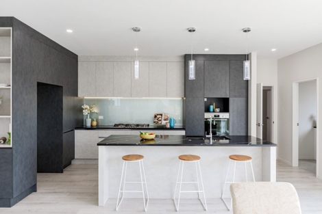 Photo of property in 11 Ropere Street, Kumeu, 0810