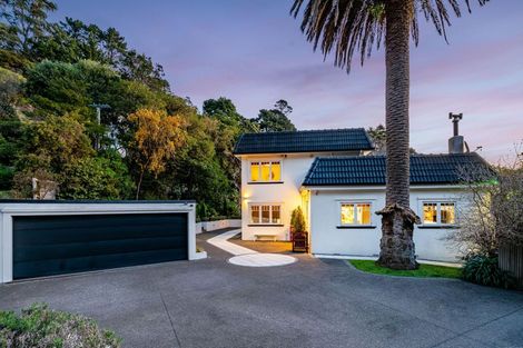 Photo of property in 24 Walter Road, Lowry Bay, Lower Hutt, 5013