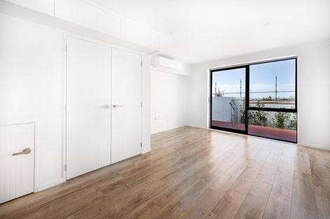 Photo of property in 6/737 East Coast Road, Browns Bay, Auckland, 0630