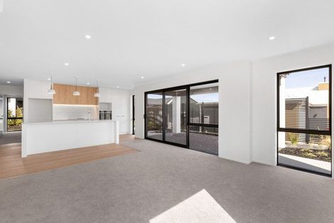 Photo of property in 2 Camellia Court, Palmerston North, 4414