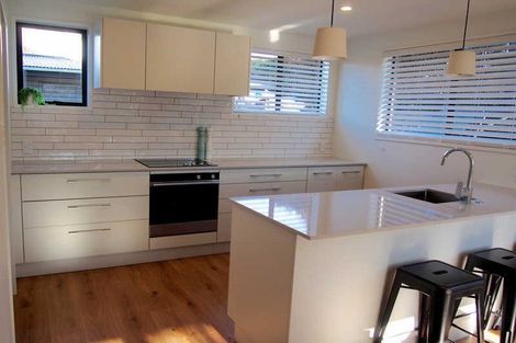 Photo of property in 72 Aikmans Road, Merivale, Christchurch, 8014