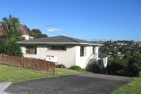Photo of property in 2/32 Shanaway Rise, Hillcrest, Auckland, 0627