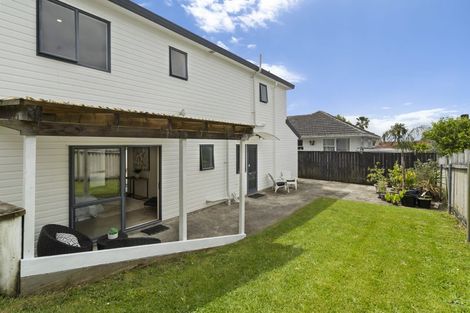 Photo of property in 2/26 Blenheim Street, Glenfield, Auckland, 0629