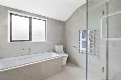 Photo of property in 7b De Quincey Terrace, Highland Park, Auckland, 2010