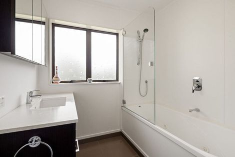 Photo of property in 251 Shakespeare Street, Leamington, Cambridge, 3432