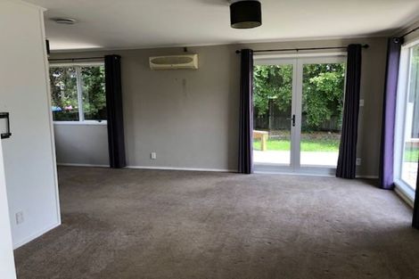 Photo of property in 12 Lipton Grove, Opaheke, Papakura, 2113