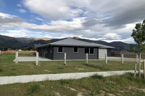 Photo of property in 6 Dingle Street, Lake Hawea, 9382