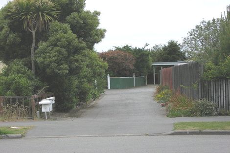Photo of property in 2/15a Genista Place, Parklands, Christchurch, 8083