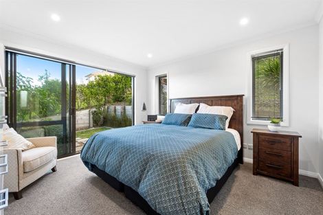 Photo of property in 96 Arran Point Parade, Orewa, 0931