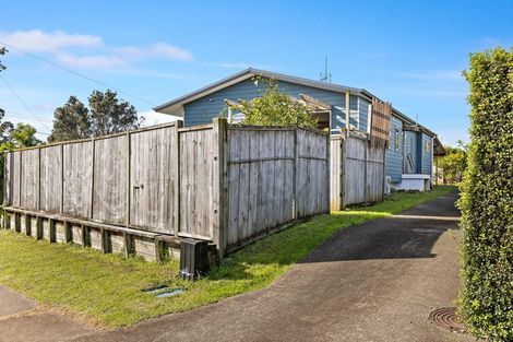 Photo of property in 3 Gazelle Avenue, Beach Haven, Auckland, 0626