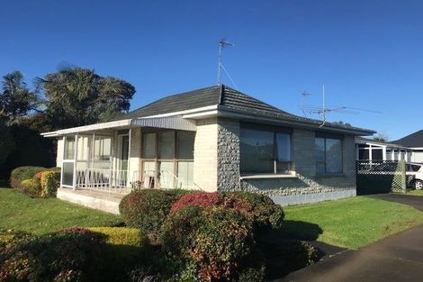 Photo of property in 1/2 Waterloo Road, Milford, Auckland, 0620