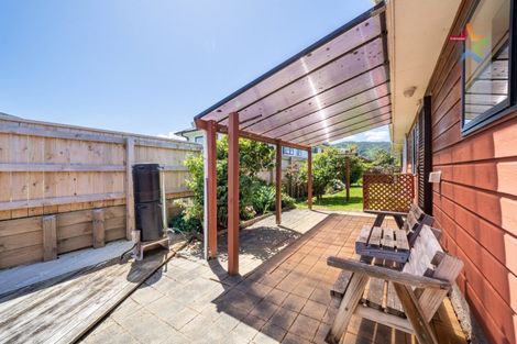 Photo of property in 2/25 De Menech Grove, Avalon, Lower Hutt, 5011