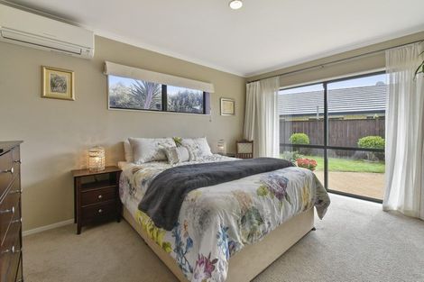 Photo of property in 4 Croftview Road, Wattle Downs, Auckland, 2103