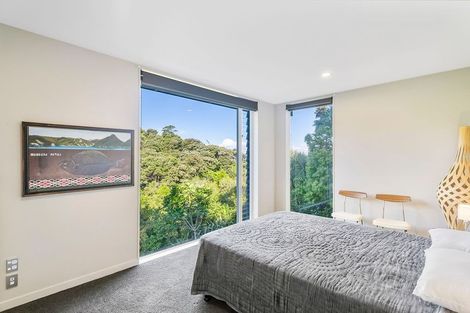Photo of property in 9 Herrings Cove Place, Titirangi, Auckland, 0604