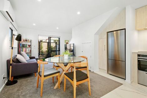 Photo of property in 4/182 Cambridge Terrace, Fairfield, Lower Hutt, 5011