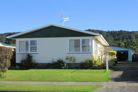 Photo of property in 29 Momona Street, Wainuiomata, Lower Hutt, 5014