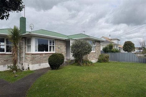 Photo of property in 16 Winchester Street, Levin, 5510