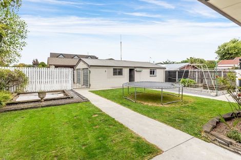 Photo of property in 220 Grimseys Road, Redwood, Christchurch, 8051