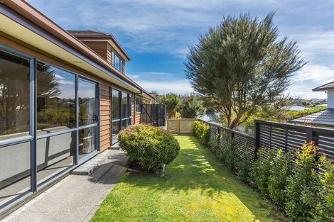 Photo of property in 28 Navigation Drive, Whitby, Porirua, 5024