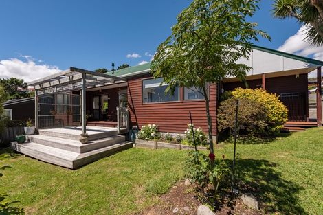 Photo of property in 1 Kinnel Grove, Papakowhai, Porirua, 5024