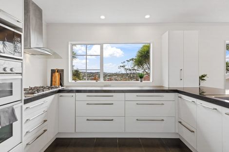 Photo of property in 2/4 Holt Avenue, Torbay, Auckland, 0630