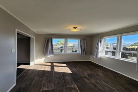 Photo of property in 11 Fernaig Street, Papakura, 2110