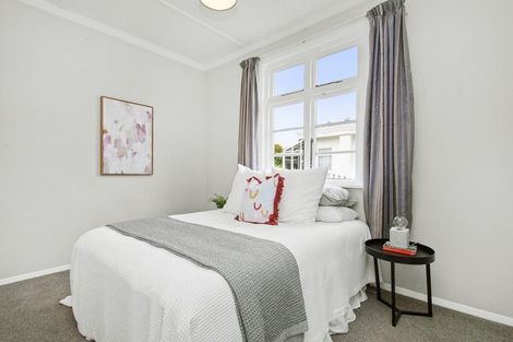 Photo of property in 22 Ngatitoa Street, Tawa, Wellington, 5028