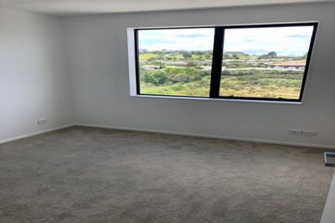 Photo of property in Apollo Apartments, 201/46 Rosedale Road, Rosedale, Auckland, 0632