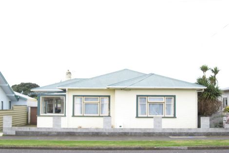 Photo of property in 33 Sackville Street, Fitzroy, New Plymouth, 4312