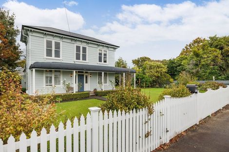 Photo of property in 21 Signal Street, Marton, 4710